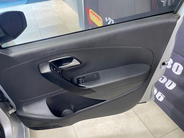 2022-Volkswagen-Polo-Vivo-16-Comfortline-Auto-5-dr image:10