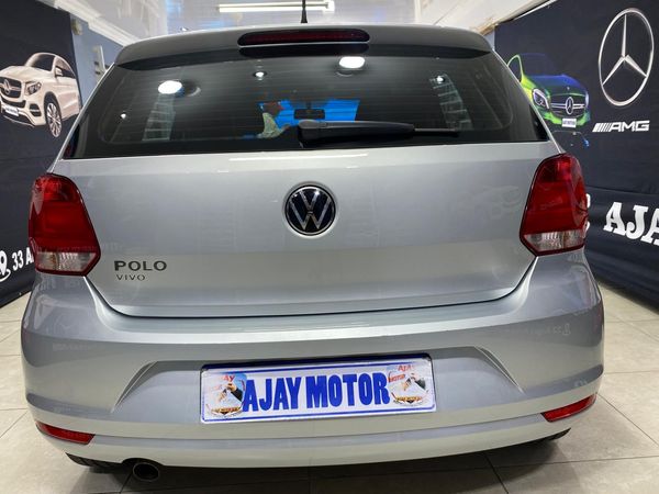 2022-Volkswagen-Polo-Vivo-16-Comfortline-Auto-5-dr image:4