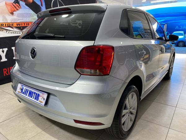 2022-Volkswagen-Polo-Vivo-16-Comfortline-Auto-5-dr image:5