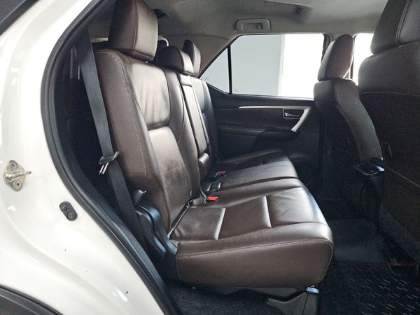 2017-Toyota-Fortuner-24-GD-6-4x4-Auto image:16