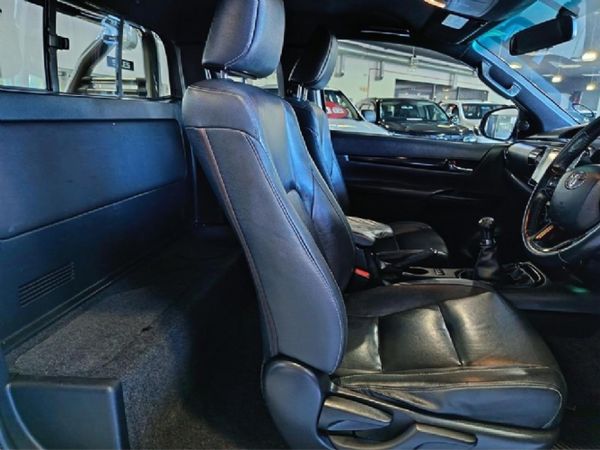 2018-Toyota-Hilux-28-GD-6-Raised-Body-Raider-Extended-Cab image:4