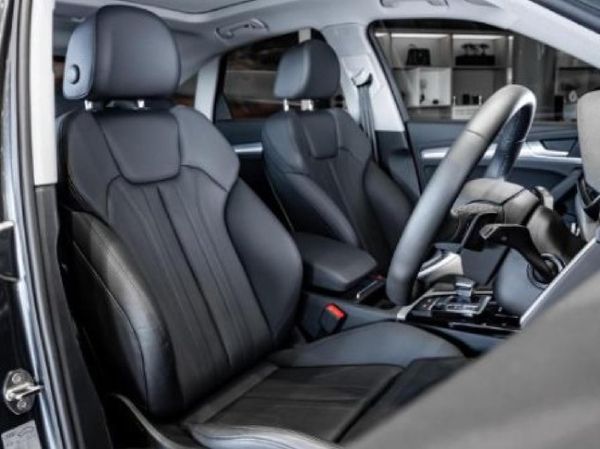 2024-Audi-Q5-Sportback-quattro-Black-Edition-40-TDI image:7