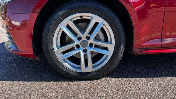 2017-Audi-A4-20-TDI-Auto-40-TDI image:4