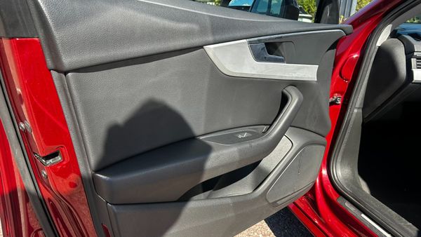 2017-Audi-A4-20-TDI-Auto-40-TDI image:7