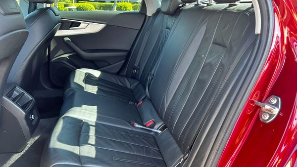 2017-Audi-A4-20-TDI-Auto-40-TDI image:8