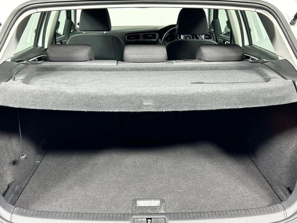2017-Volkswagen-Golf-VII-14-TSI-Comfortline-Auto image:14