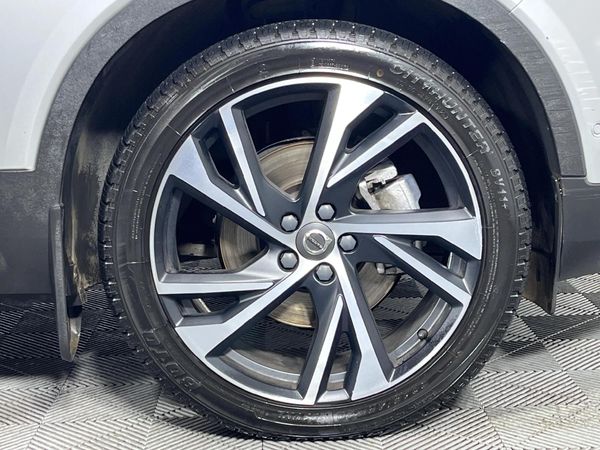 2018-Volvo-XC40-D4-R-Design-AWD image:4