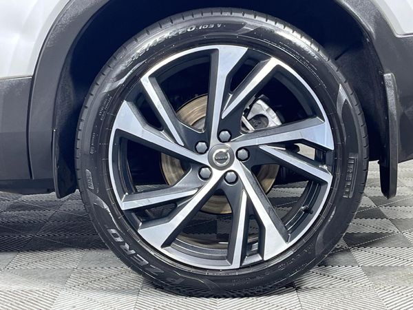 2018-Volvo-XC40-D4-R-Design-AWD image:5