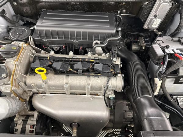 2019-Volkswagen-Polo-Vivo-16-Maxx-5-dr image:12
