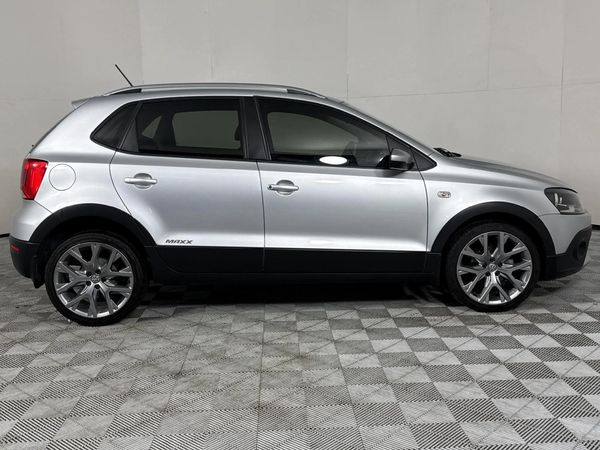 2019-Volkswagen-Polo-Vivo-16-Maxx-5-dr image:16