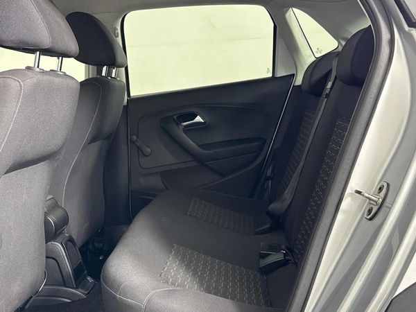 2019-Volkswagen-Polo-Vivo-16-Maxx-5-dr image:3