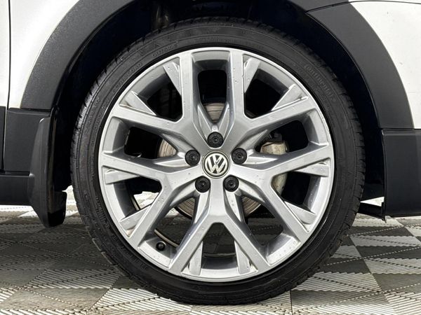 2019-Volkswagen-Polo-Vivo-16-Maxx-5-dr image:4