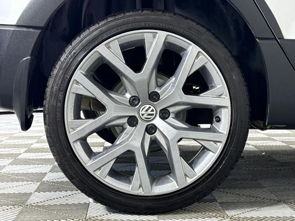 2019-Volkswagen-Polo-Vivo-16-Maxx-5-dr image:7