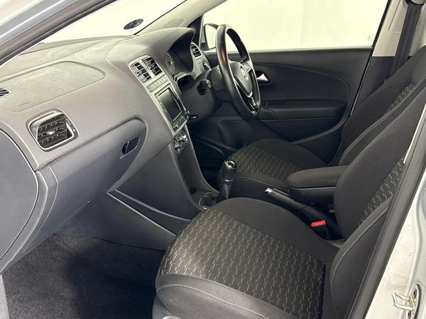 2019-Volkswagen-Polo-Vivo-16-Maxx-5-dr image:8