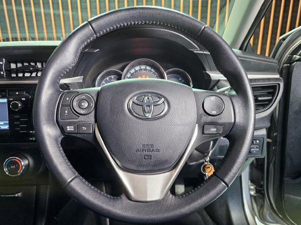 2015-Toyota-Corolla-14-D-Prestige image:10