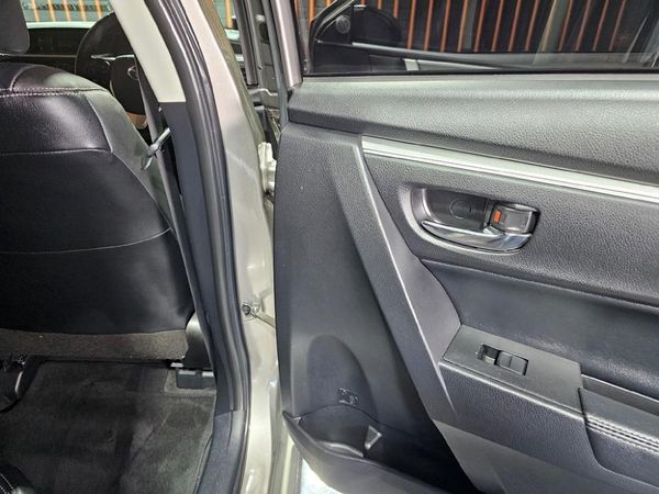 2015-Toyota-Corolla-14-D-Prestige image:20