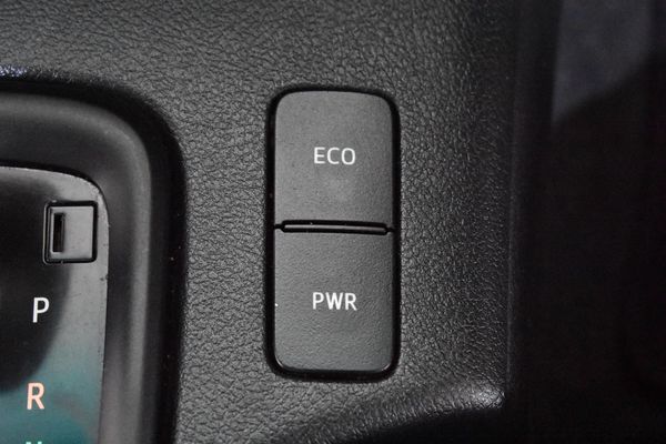 2022-Toyota-Hilux-24-GD-6-Raised-Body-Raider-Auto-Double-Cab image:15