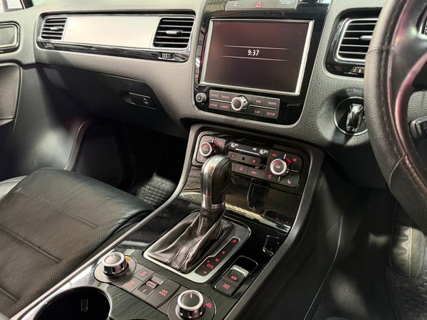2014-Volkswagen-Touareg-30-V6-TDI-Auto-Bluemotion-180kW image:9