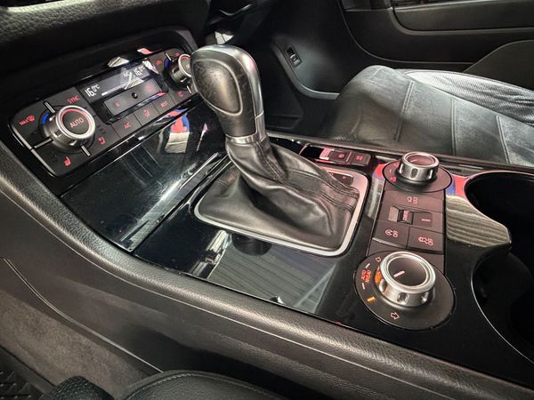 2014-Volkswagen-Touareg-30-V6-TDI-Auto-Bluemotion-180kW image:12