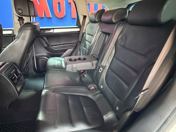 2014-Volkswagen-Touareg-30-V6-TDI-Auto-Bluemotion-180kW image:13
