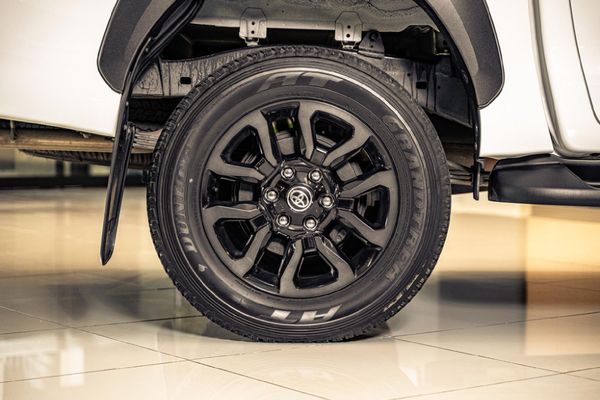 2024-Toyota-Hilux-28-GD-6-Raised-Body-Legend-Auto-Double-Cab image:10