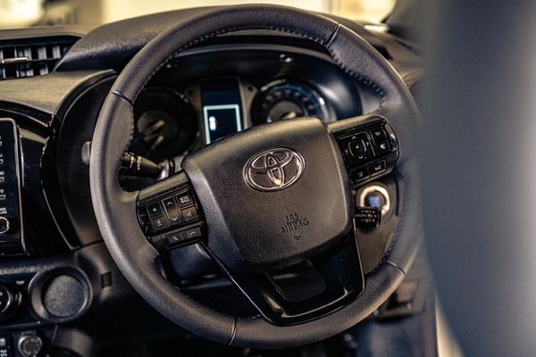 2024-Toyota-Hilux-28-GD-6-Raised-Body-Legend-Auto-Double-Cab image:5