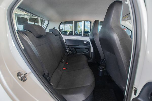 2017-Volkswagen-Up-Move-Up-10-5-dr image:11