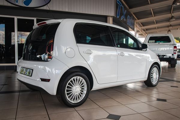 2017-Volkswagen-Up-Move-Up-10-5-dr image:3