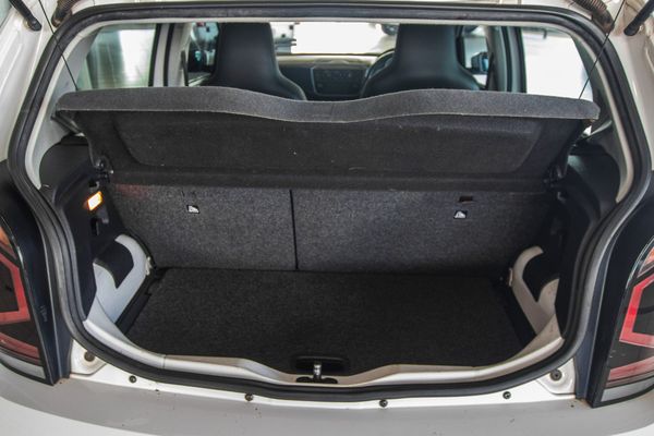 2017-Volkswagen-Up-Move-Up-10-5-dr image:6