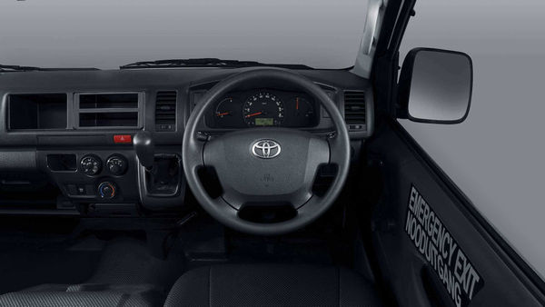 2026-Toyota-Quantum-25-D-4D-Sesfikile-16-Seat-Diesel-Manual image:1