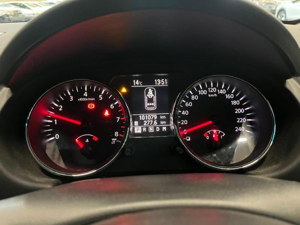 2012-Nissan-Qashqai-20-Acenta-Auto image:10