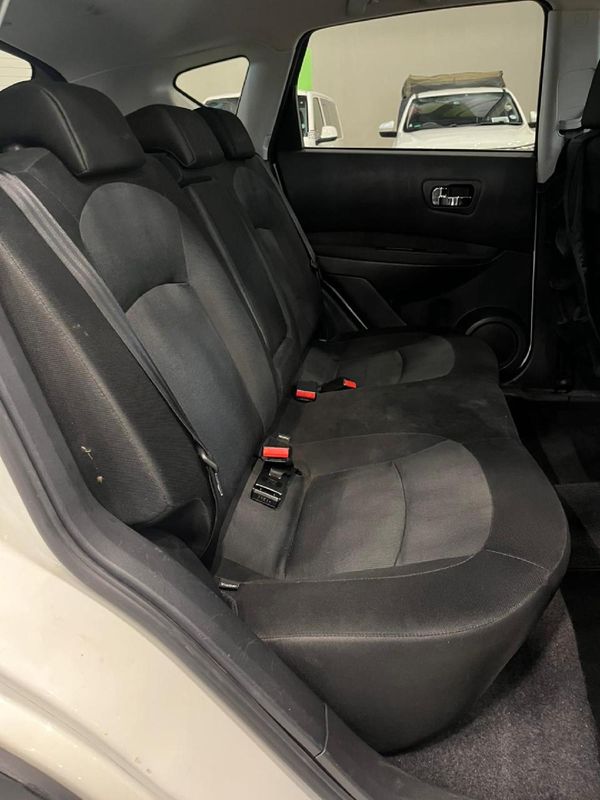 2012-Nissan-Qashqai-20-Acenta-Auto image:11