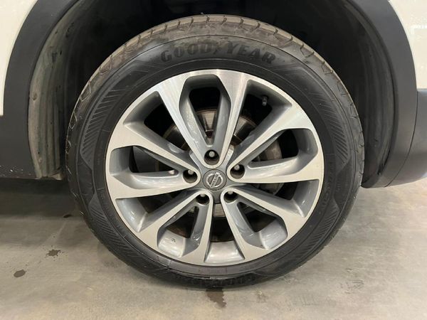 2012-Nissan-Qashqai-20-Acenta-Auto image:8