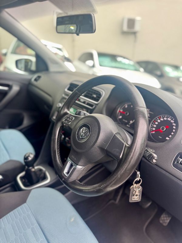 2013-Volkswagen-Polo-12-TDI-Bluemotion-5-dr image:9