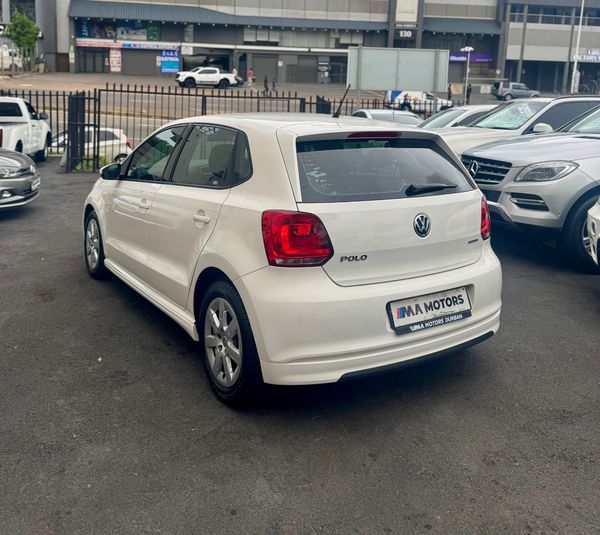 2013-Volkswagen-Polo-12-TDI-Bluemotion-5-dr image:4