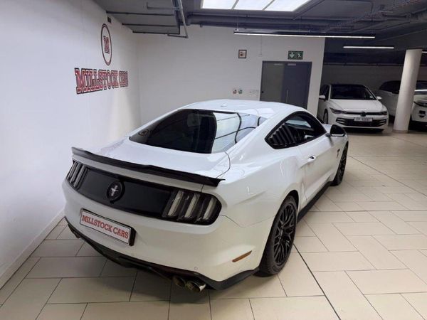2017-Ford-Mustang-50-GT-Auto image:9