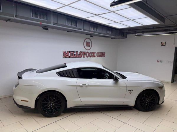 2017-Ford-Mustang-50-GT-Auto image:10