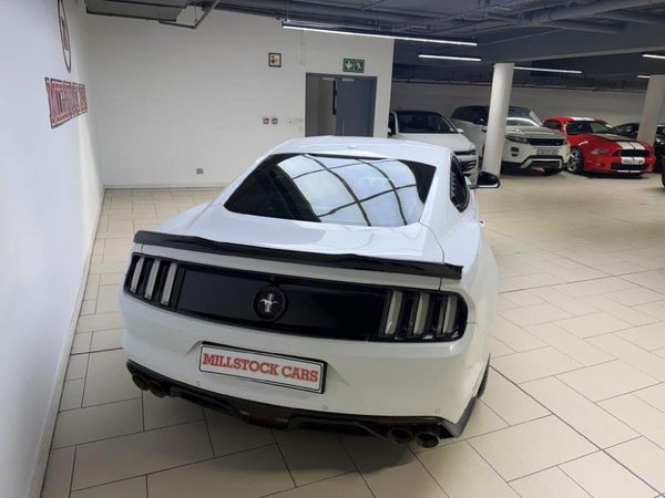 2017-Ford-Mustang-50-GT-Auto image:8