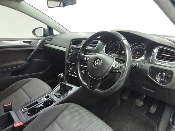2019-Volkswagen-Golf-VII-10-TSI-Trendline image:11