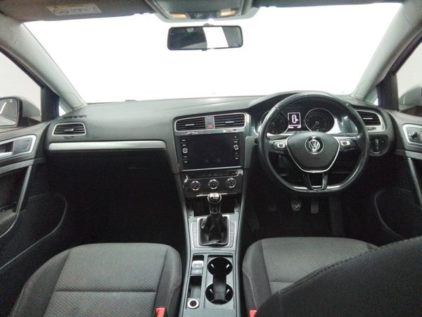 2019-Volkswagen-Golf-VII-10-TSI-Trendline image:12