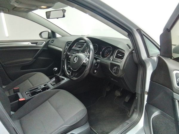 2019-Volkswagen-Golf-VII-10-TSI-Trendline image:13