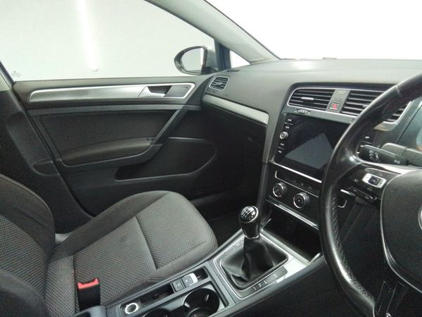 2019-Volkswagen-Golf-VII-10-TSI-Trendline image:15