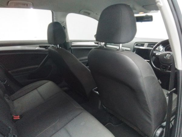 2019-Volkswagen-Golf-VII-10-TSI-Trendline image:17