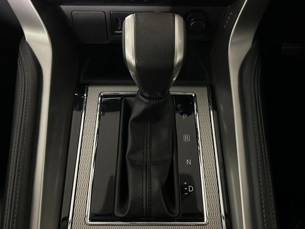 2021-Mitsubishi-Pajero-Sport-24D-4x4-Exceed-Auto image:10
