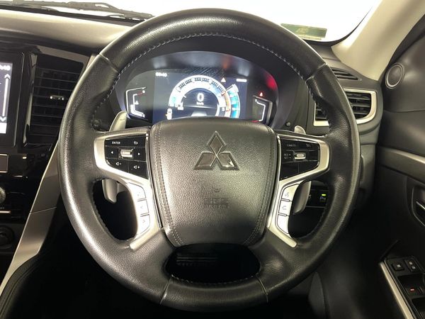 2021-Mitsubishi-Pajero-Sport-24D-4x4-Exceed-Auto image:11