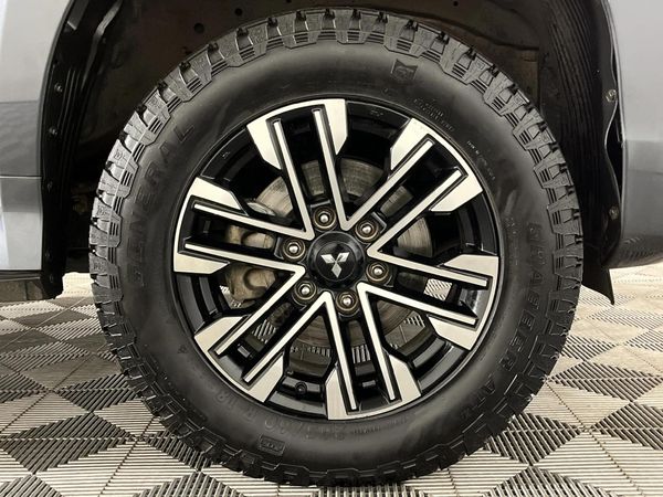 2021-Mitsubishi-Pajero-Sport-24D-4x4-Exceed-Auto image:4