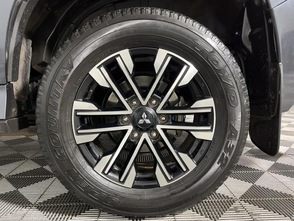 2021-Mitsubishi-Pajero-Sport-24D-4x4-Exceed-Auto image:6
