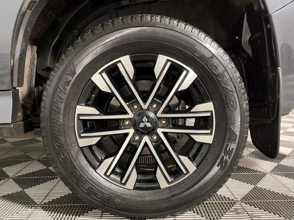 2021-Mitsubishi-Pajero-Sport-24D-4x4-Exceed-Auto image:7