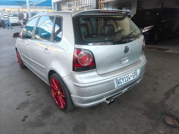 2007-Volkswagen-Polo-14-Trendline image:6