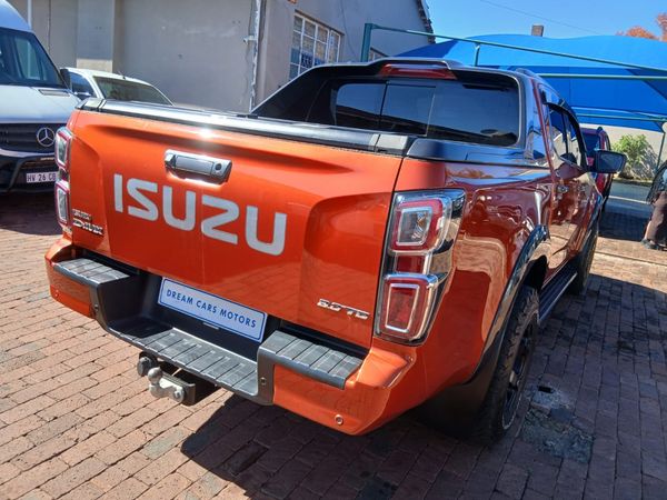 2023-Isuzu-D-Max-30-DDI-V-Cross-HR-Auto-Double-Cab image:3